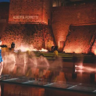 Copertina di Il gruppo Ferretti fattura 352 milioni l’anno. Ma il Turismo gli paga il défilé nel fango