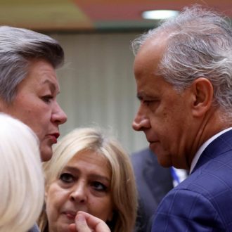 Copertina di Piantedosi, ciao Bruxelles. L’Italia blocca l’intesa Ue: scontro duro con Berlino