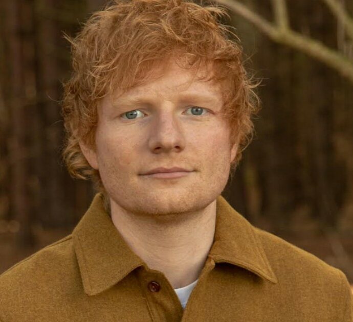 Ed Sheeran non strizza l’occhio al successo facile e canta la solitudine e il suicidio: “Non possiamo lasciare che vinca l’inverno”. Ecco il suo con “Autumn Variations”