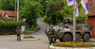 Copertina di Cresce la tensione in Kosovo: blitz della polizia nelle aree a maggioranza serba. La Nato rafforza la sicurezza