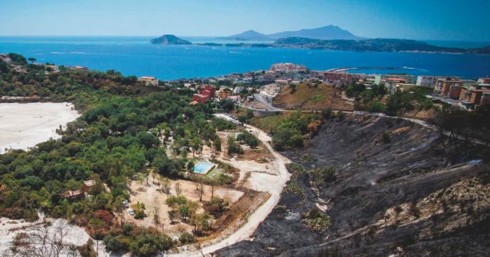 Copertina di La paura fa vacanza: la Napoli “bene” va lontano dal vulcano