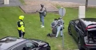 Copertina di Neonazi, alcolista e già segnalato dalla procura: ecco chi è il 32enne che ha ucciso tre persone a Rotterdam