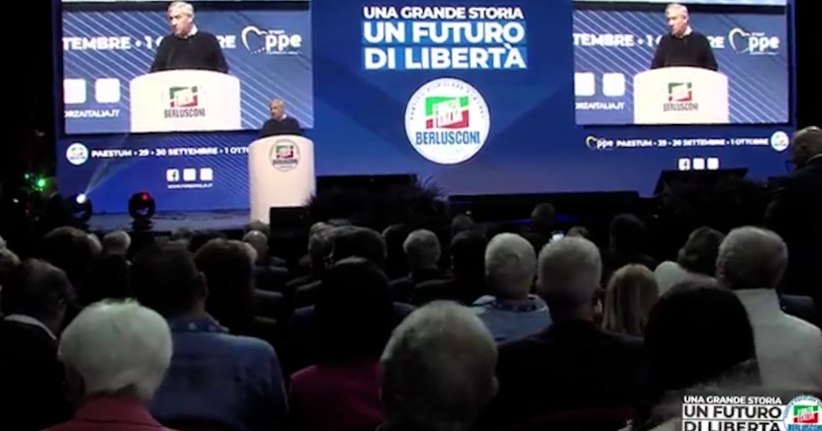 Berlusconi Day, a Paestum la kermesse di Forza Italia: Tajani legge una lettera dei figli. Show finale con Al Bano e Katia Ricciarelli