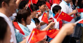 Copertina di Cina, compleanno sottotono per la Repubblica popolare. L’esperto militare: “L’instabilità ai vertici rallenta Pechino. Anche su Taiwan”