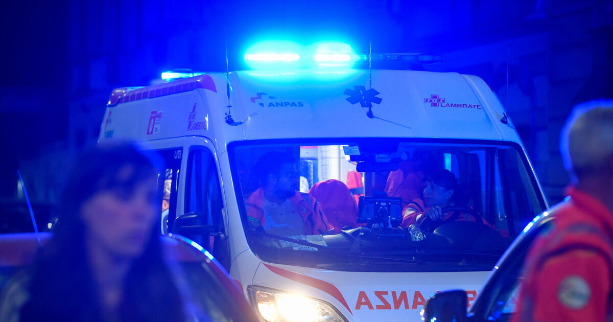 Incidente sulla tangenziale Nord di Milano tra auto e camion: due morti e due feriti gravi
