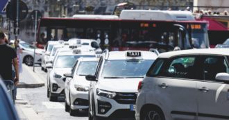 Copertina di Licenze taxi, Salvini ai sindaci: “Non avete più scuse, potete aumentarle del 20%”. Gualtieri replica: “Decreto inutilizzabile”