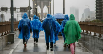 Copertina di L’autunno caldo genera le alluvioni, dalla Grecia a New York