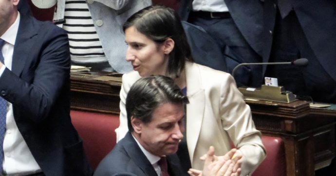 Sanità: il Pd in corteo l’11 novembre. Conte lo fulmina: “Non funziona così”