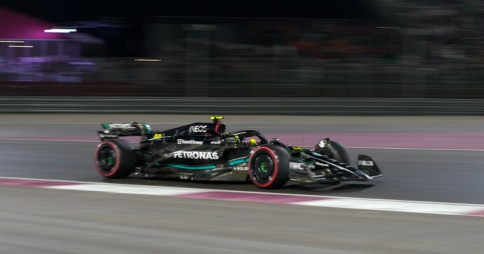 Formula 1, Max Verstappen in pole nel Gp del Qatar con la Red Bull. Leclerc scatterà da 5°