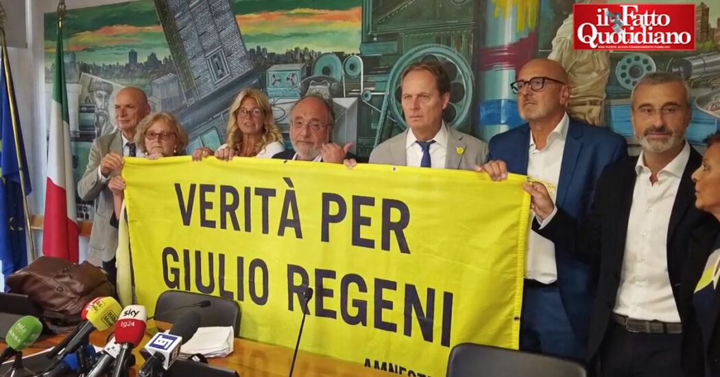 Giulio Regeni, la famiglia: “Meloni sarà in Egitto, al-Sisi ci consegni i quattro imputati”. Alla conferenza stampa anche Schlein