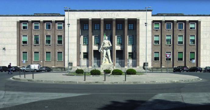 Latina continua a vivere di simboli, perché il resto fa fatica