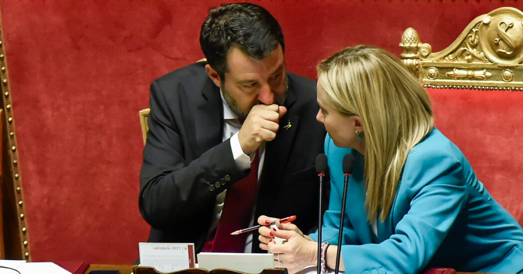 Caso Apostolico, la Lega alza il tiro: “Deve dimettersi”. Le opposizioni: “Il video di Salvini è dossieraggio di Stato”. Ma Meloni lo difende