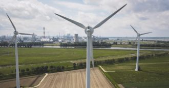 Copertina di Rinnovabili. Flop incentivi ed effetto rincari. A rischio i target di eolico&C.