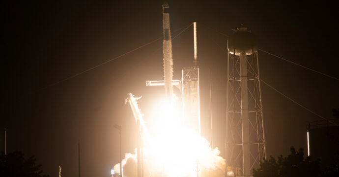 Il razzo europeo Vega è decollato con successo dalla Guyana: in orbita nuovi satelliti per osservare la Terra