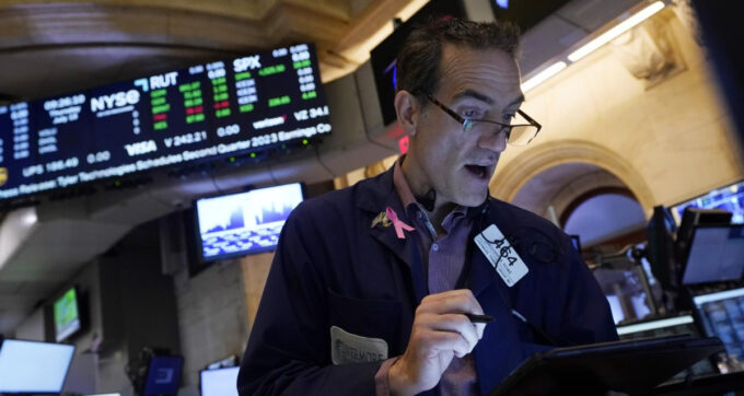 Mercati azionari calmi dopo gli attacchi in Israele. Si rafforza il dollaro. Gas in rialzo del 16%