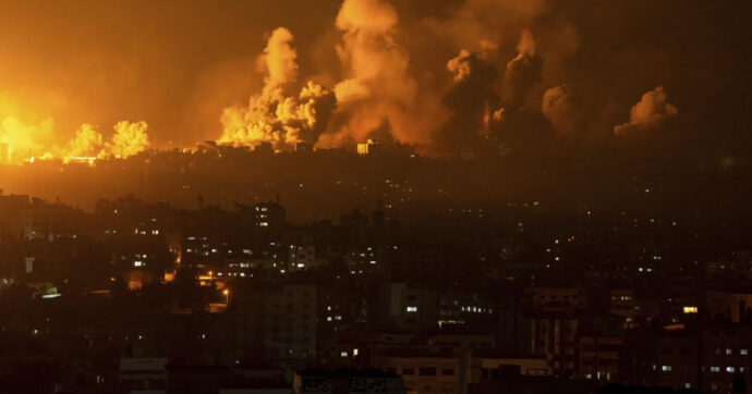 Israele: “Offensiva totale, Gaza non sarà mai più come prima”. Usa: “Hamas è come l’Isis”. Razzi e scontri esercito-miliziani ad Ashkelon