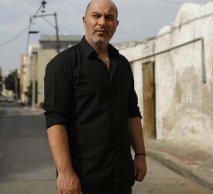 Gli attori della serie tv Fauda con l’esercito isrealiano. Lior Raz: “Sono venuto al Sud e mi sono unito ai volontari”