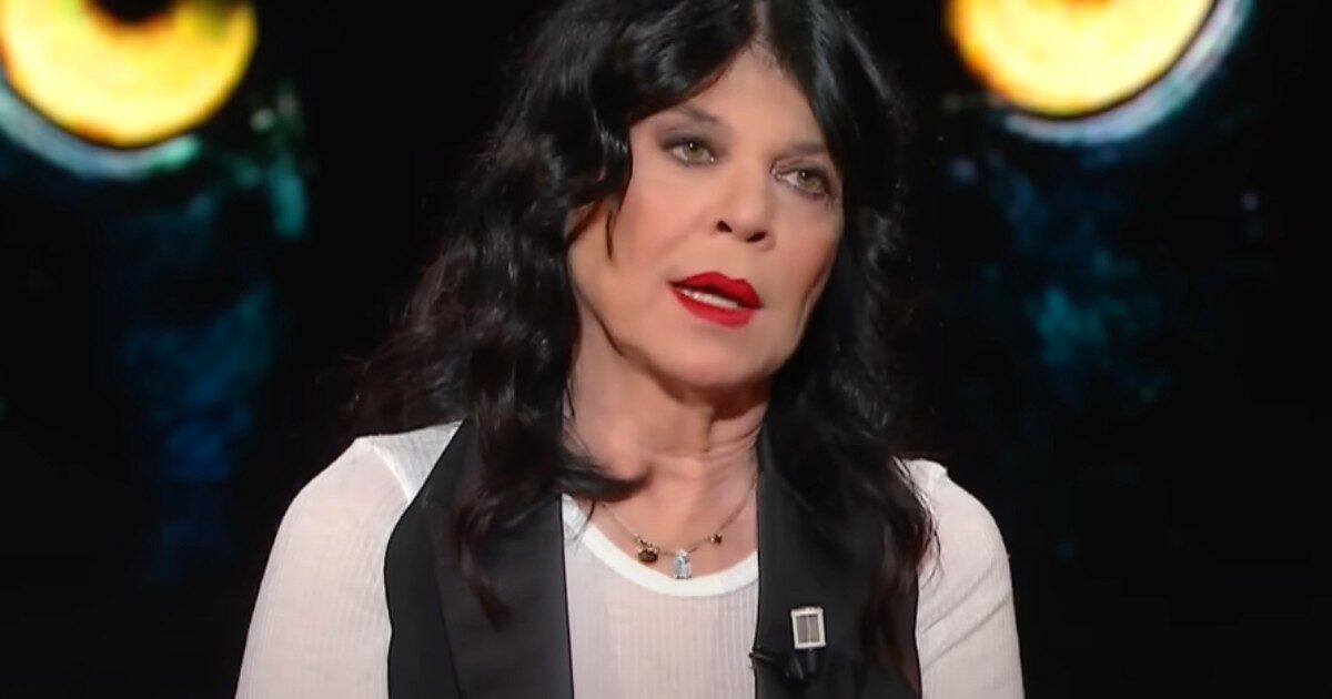 Stefania Nobile a Francesca Fagnani: “Se io le dico che lei ha il malocchio e le chiedo un tot di soldi, se me li dà è una cogliona, basta disagiati”. La risposta della giornalista