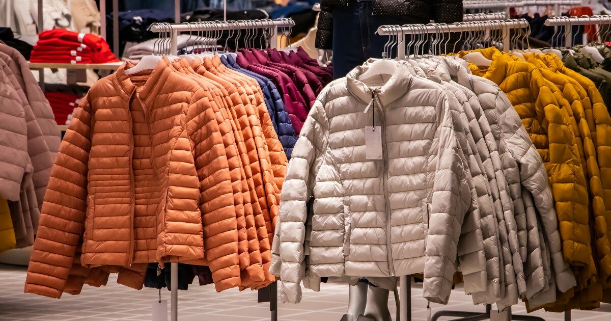 Il caldo record mette in crisi la moda: solo a settembre persi 320 milioni. Felloni: “Penalizzate piccole boutique di quartiere e negozi storici”