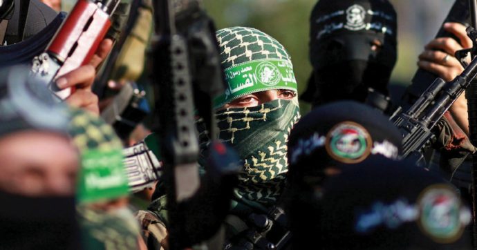 Copertina di Hamas, i capi introvabili e il bancomat del Qatar