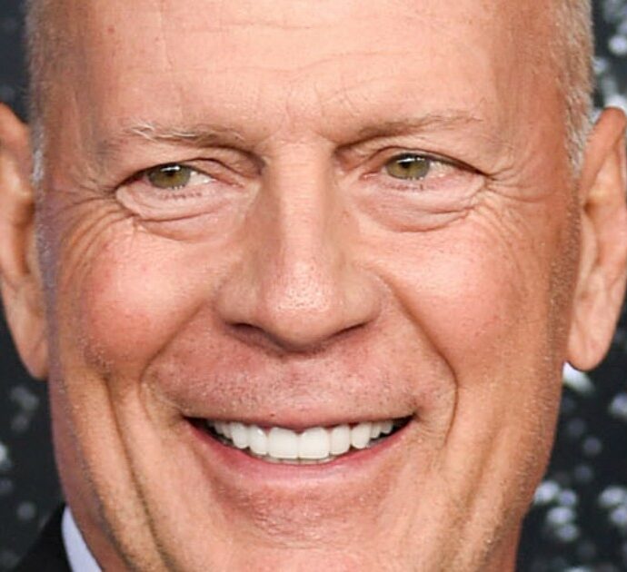 “Bruce Willis ha perso tutta la sua gioia di vivere. Non legge più e ha perso le sue abilità linguistiche”