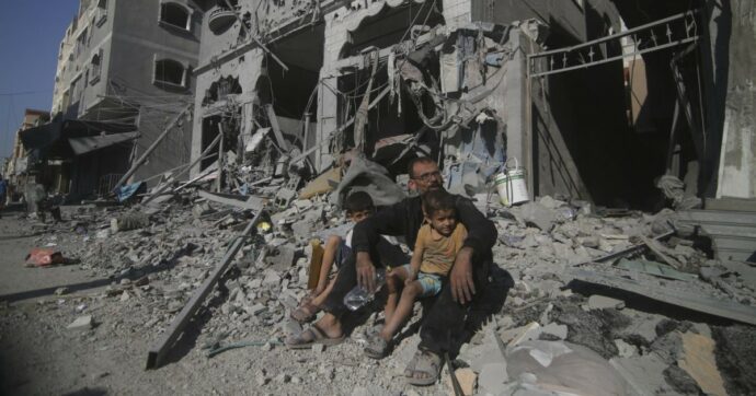 Ultimatum di Israele, “evacuare Gaza Nord”: a un milione di persone intimato di andare a sud. Ma lasciare la Striscia è impossibile