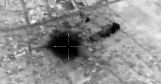 Copertina di Nuovi bombardamenti su Gaza, la serie di attacchi sui palazzi della città: il video pubblicato dall’esercito israeliano