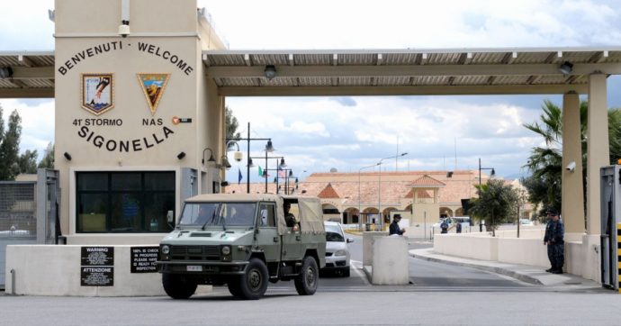 “Le armi Usa per Israele decollano da Sigonella”