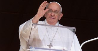 Copertina di Il Papa chiede corridoi umanitari Israele: “Condanni Hamas invece”