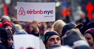 Copertina di Dopo la stretta in tutto il mondo, AirBnb “molla” gli affitti brevi