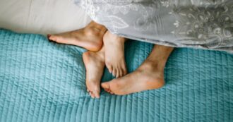 Copertina di Oggi è il “Divorce day”, l’esperto: “Dopo un tradimento il 68% delle coppie riesce ad andare avanti con serenità”. Ecco l’identikit dell’amante perfetto