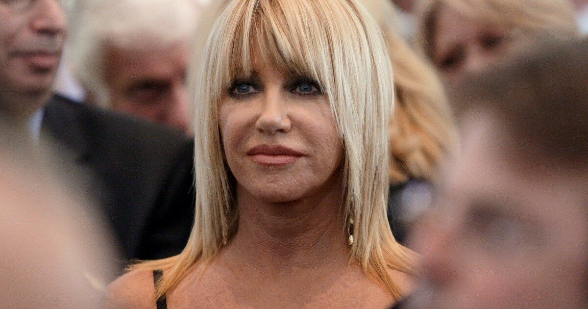 Morta Suzanne Somers, la star di “Tre cuori in affitto”: “La sua famiglia era riunita per festeggiare il suo 77esimo compleanno”