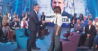 Copertina di De Girolamo, dopo il marito, la sorella: Ma è “Avanti popolo” o “Tengo famiglia”?