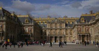 Copertina di Francia, nuova evacuazione della reggia di Versailles dopo allarme bomba