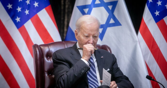 Aiuti umanitari a Gaza, le mosse di Biden: il veto all’Onu, il confronto con Netanyahu, i 100 milioni di dollari per “un milione di sfollati”