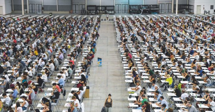 Concorsi P.A., così la parità di genere premia gli uomini: il paradosso scuola