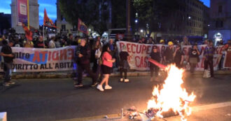 Copertina di Studenti bruciano modellino del ponte sullo Stretto davanti al ministero delle Infrastrutture: cori contro Salvini