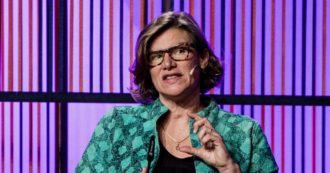 Copertina di Mariana Mazzucato: “I governi ‘infantili’ ormai affidano tutto ai loro consulenti”