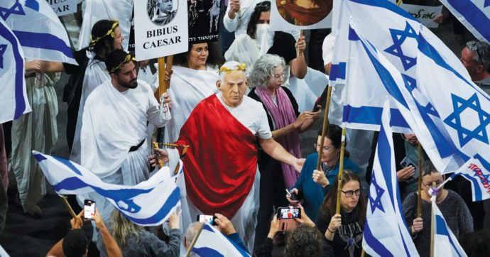 A Tel Aviv brutta aria per gli arabi israeliani, i pacifisti e gli studenti