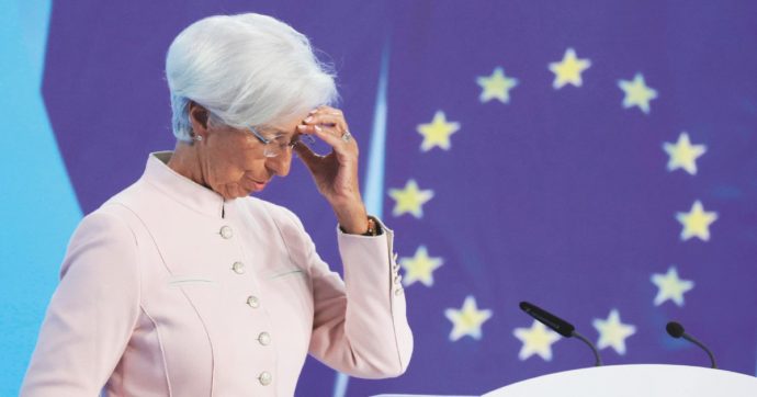 La Bce lascia invariati i tassi: “Prematuro pensare a tagli”. Imbarazzo di Lagarde per un sondaggio su di lei tra i dipendenti Eurotower