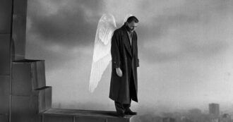 Copertina di ‘Il cielo sopra Berlino’ restaurato in 4K: una poesia più che un film
