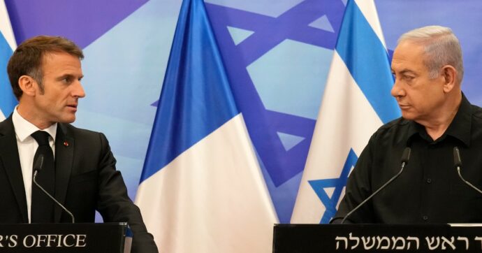 Gaza, Macron spinge l’Europa in guerra: “Proporrò una coalizione come quella anti-Isis”. Cresce il rischio di un conflitto allargato