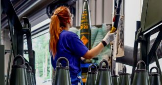 Copertina di Artiglieria, Kiev teme il disimpegno: “Fate produrre le armi agli ucraini”