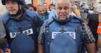 Copertina di Gaza, giornalista di Al Jazeera perde moglie e due figli in un attacco israeliano: la notizia mentre era in onda per raccontare i raid