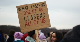 Copertina di Parità di genere: le statistiche europee migliorano, ma non quelle sui femminicidi. L’Italia ultima sul lavoro