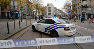 Copertina di Belgio, arrestato un altro presunto complice dell’attentatore di Bruxelles: “Collegato all’arma usata nell’attacco”