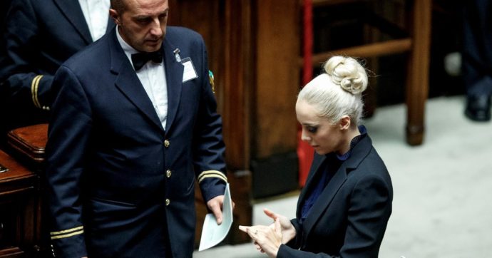 Lady Marta soffre come prima, ma ora dice: “Torno alla Camera”