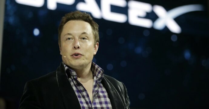 Gaza, Elon Musk consente la connessione a Starlink dopo l’appello social. Ma solo alle Ong