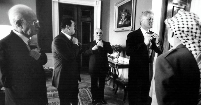 Il giornalista Alain Gresh: “Medio Oriente, la Francia si è allineata agli Stati Uniti”