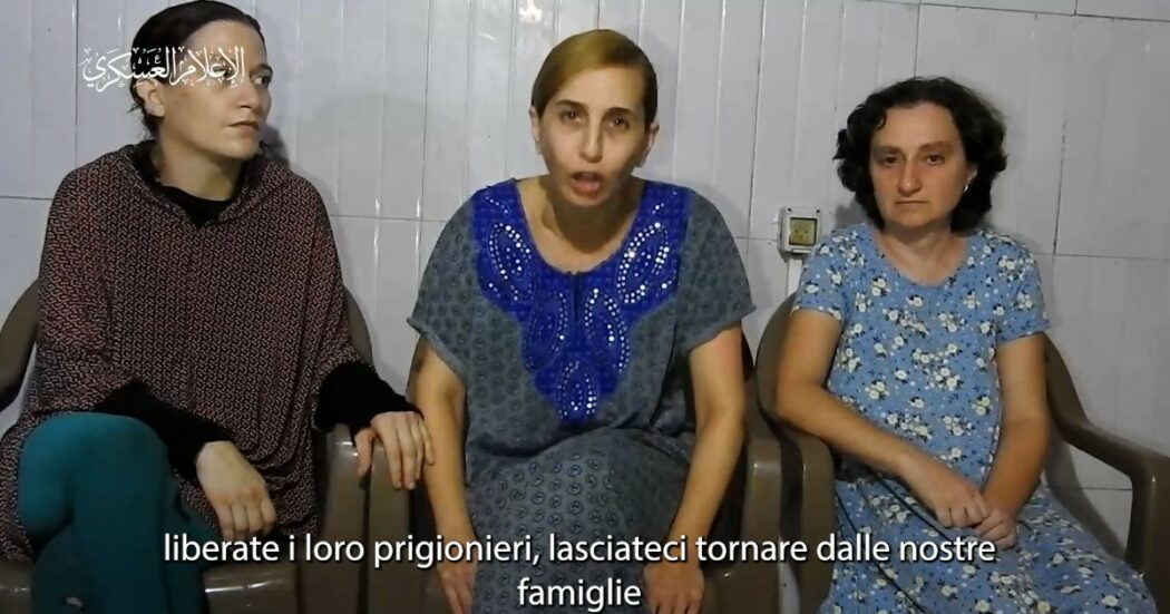 Gaza, il video dei tre ostaggi diffuso da Hamas: “Netanyahu, paghiamo il tuo fallimento. Facci tornare dalle nostre famiglie”